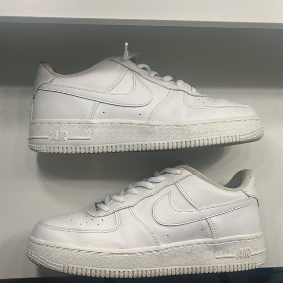 White Air Force 1 - Picture 2 of 2